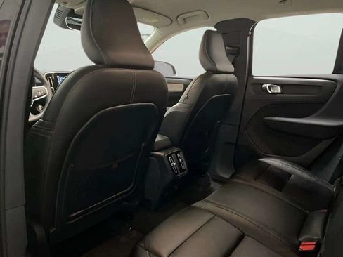 Used 2023 Volvo XC40 B4 Core w/ Convenience Package FWD image 20