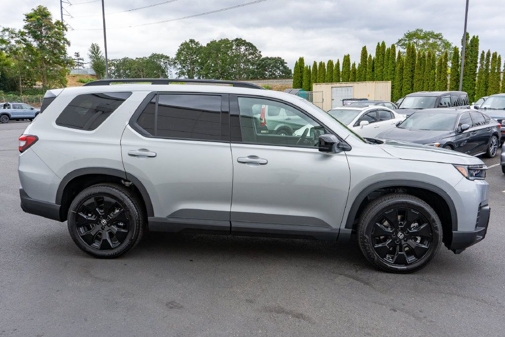 New 2026 Honda Pilot Black Edition image 5