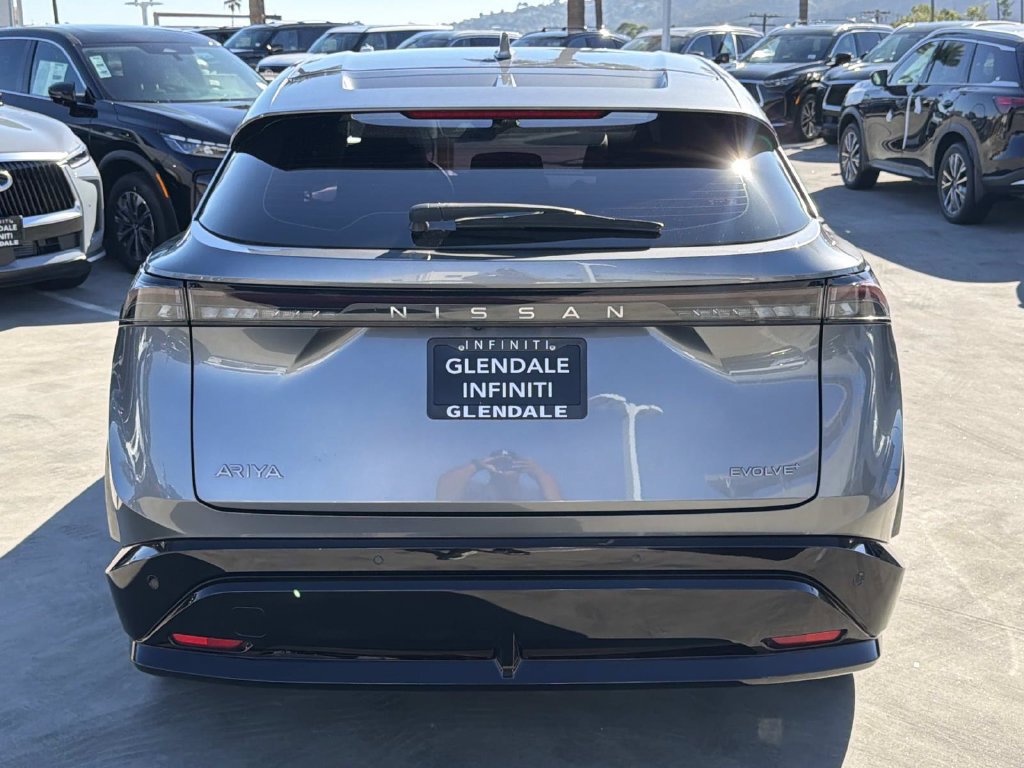 Used 2024 Nissan Ariya FWD image 5