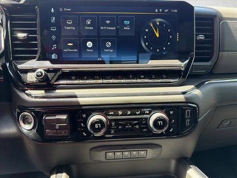 Used 2024 Chevrolet Silverado 2500 ZR2 w/ Technology Package AWD/4WD image 19