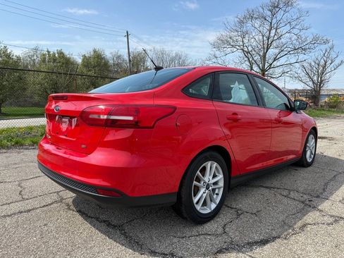Used 2017 Ford Focus SE w/ Cold Weather Package image 3