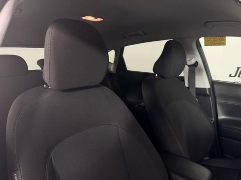 Used 2025 Hyundai Kona SEL image 30