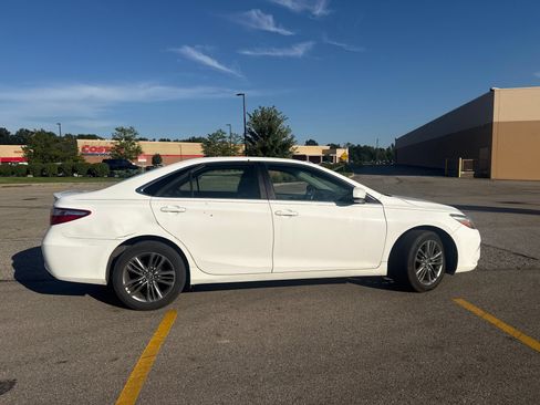 Used 2017 Toyota Camry SE FWD image 29