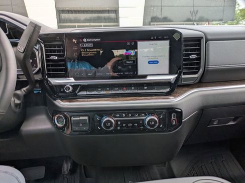 New 2025 GMC Sierra 1500 SLE w/ Preferred Package image 14