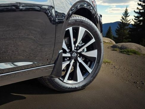 Used 2024 Nissan Sentra SV w/ SV Premium Package image 8