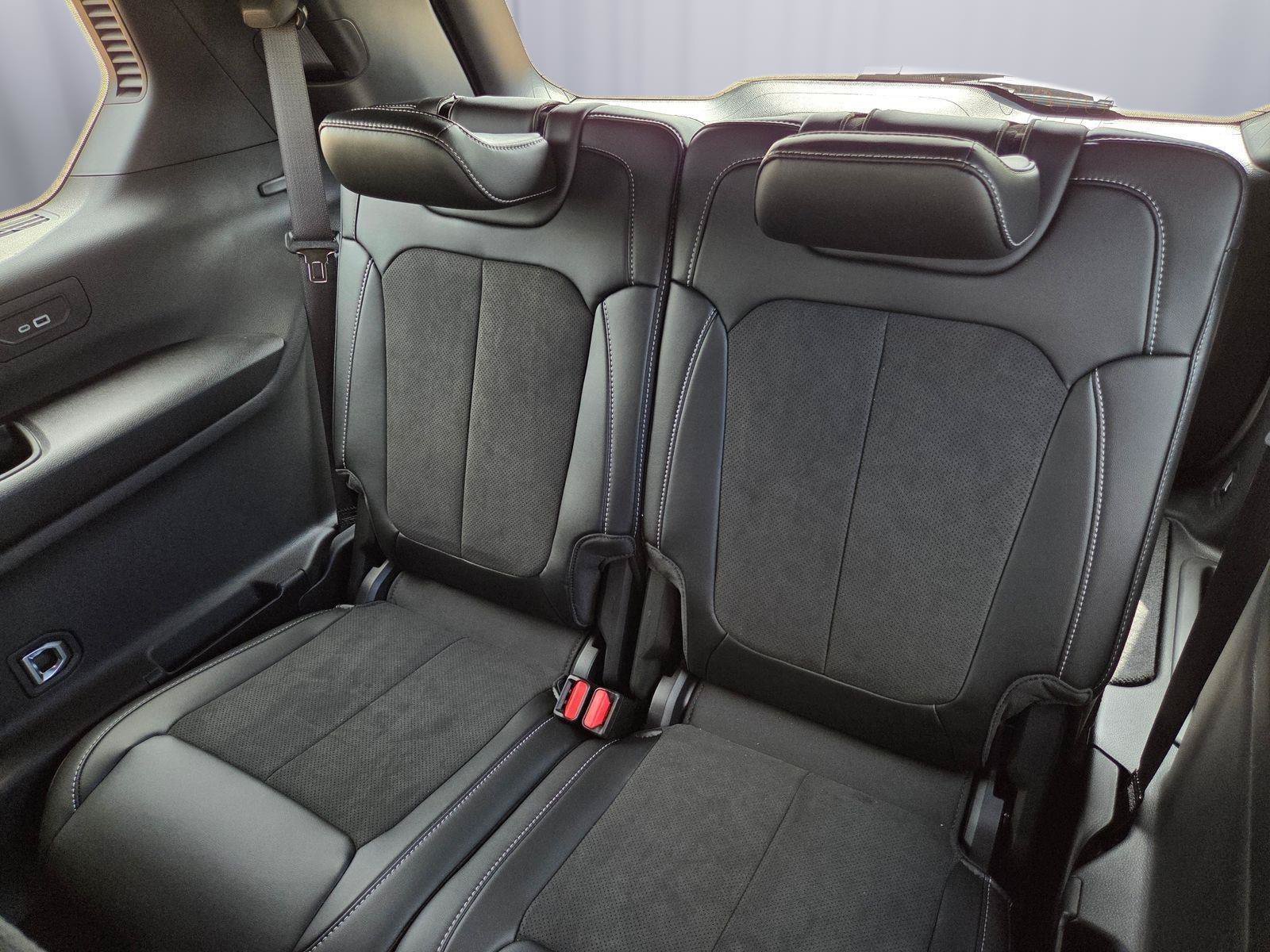 New 2026 Jeep Grand Cherokee L 2WD image 17
