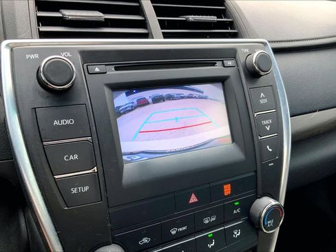 Used 2015 Toyota Camry LE FWD image 27