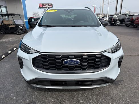 Used 2025 Ford Escape ST-Line image 2