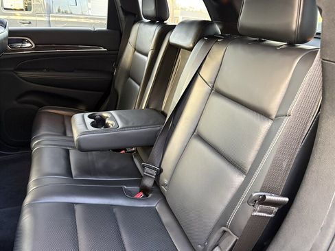 Used 2017 Jeep Grand Cherokee Overland image 28
