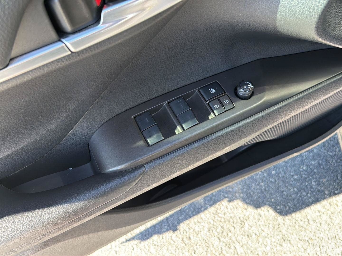 Used 2023 Toyota Camry SE FWD image 33
