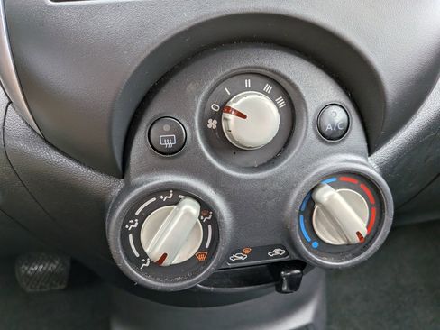 Used 2014 Nissan Versa SV image 18