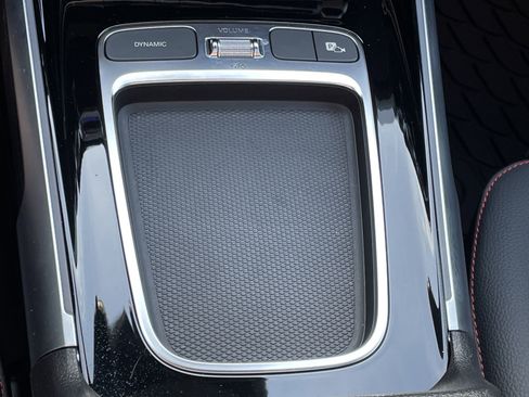 Used 2024 Mercedes-Benz GLB 250 image 34