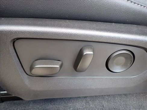 New 2025 Chevrolet Colorado LT w/ LT Convenience Package image 13