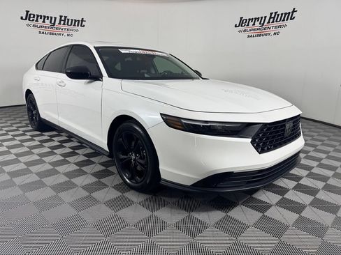 Used 2025 Honda Accord SE image 5