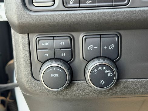 Used 2022 Chevrolet Suburban Premier AWD/4WD image 24