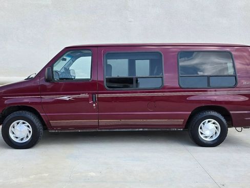 Used 2003 Ford E-150 and Econoline 150 RWD image 6