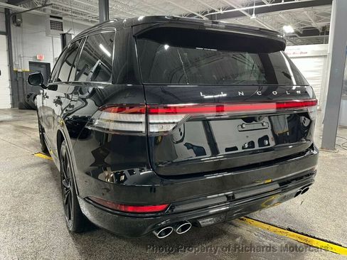 Used 2025 Lincoln Aviator Reserve w/ Equipment Group 201A image 6