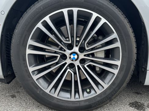 Used 2017 BMW 540i xDrive image 12