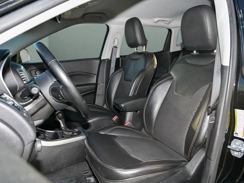 Used 2020 Jeep Compass Latitude w/ Popular Equipment Group image 15