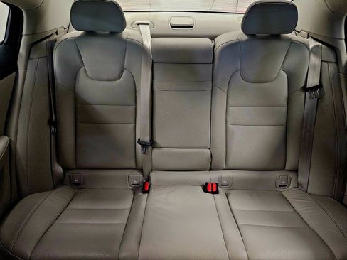 Used 2021 Volvo S60 T5 Momentum w/ Climate Package image 29