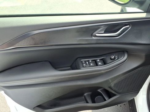 New 2026 Jeep Grand Cherokee L 4WD image 8