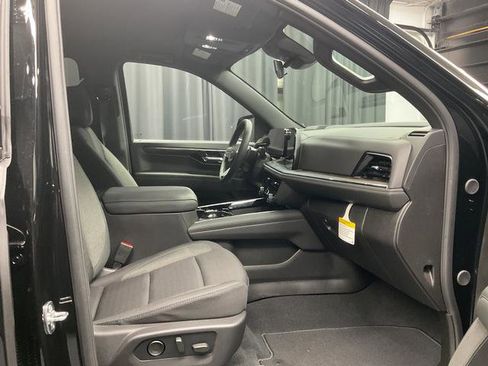 New 2026 Chevrolet Suburban LS w/ LS Custom Edition AWD/4WD image 12
