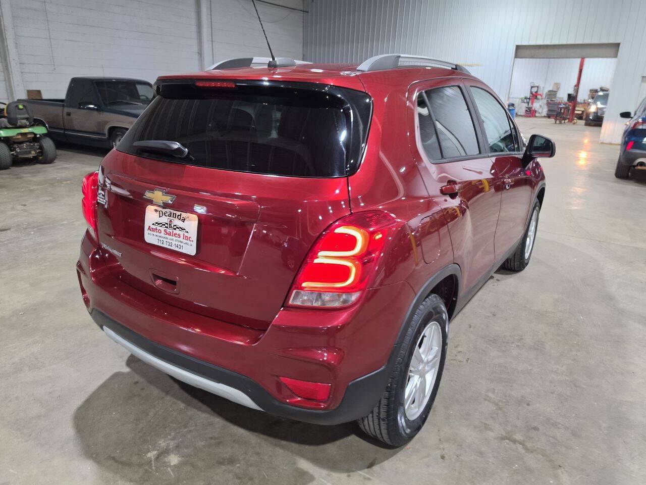 Used 2021 Chevrolet Trax LT w/ LT Convenience Package AWD/4WD image 10