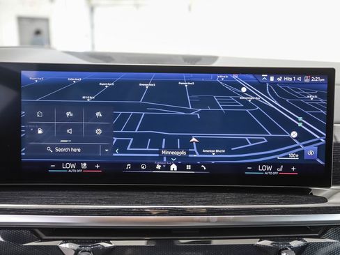 Used 2026 BMW X7 xDrive40i w/ M Sport Package image 17