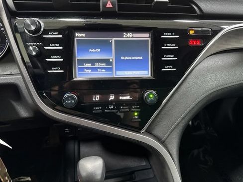 Used 2018 Toyota Camry SE w/ Moonroof Package FWD image 18