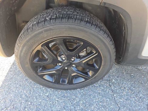 Used 2018 Jeep Renegade Altitude image 29