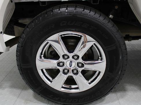 Used 2018 Ford F150 Lariat w/ Equipment Group 502A Luxury AWD/4WD image 5