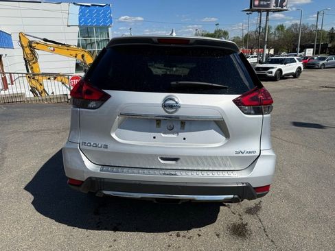 Used 2018 Nissan Rogue SV image 6