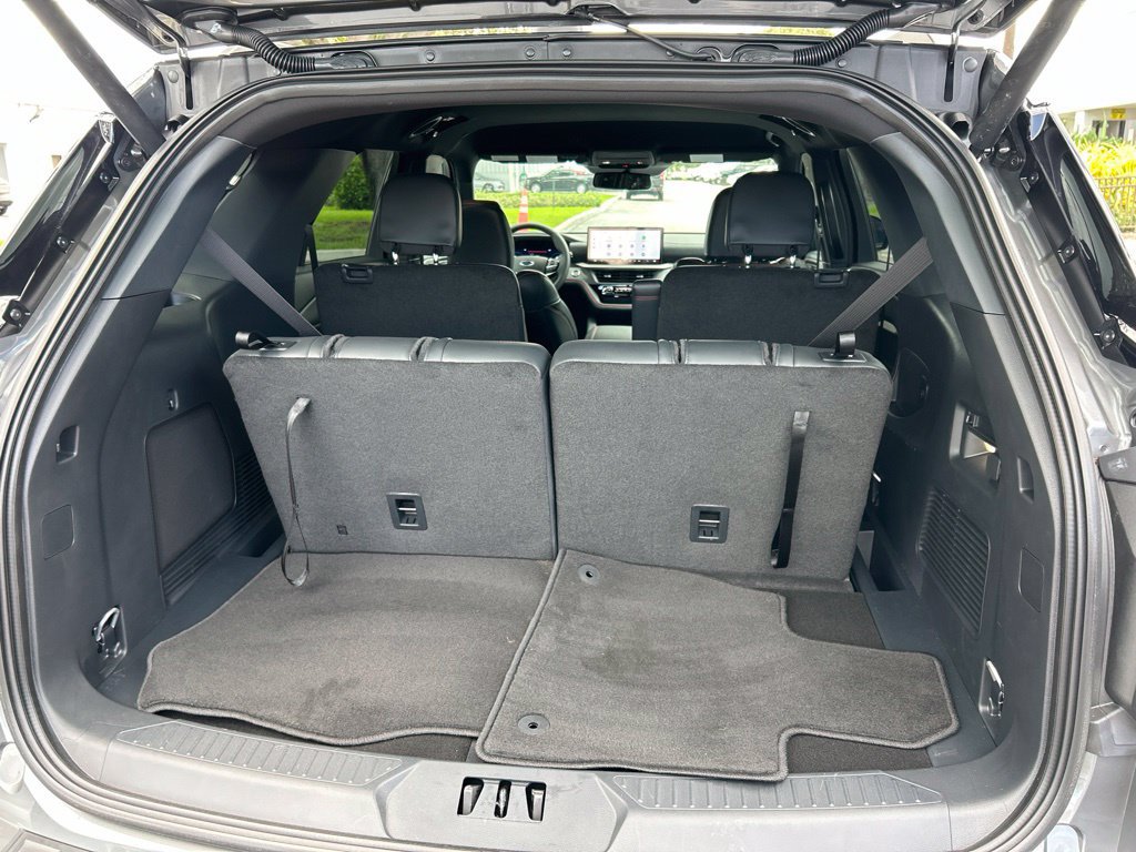 Used 2026 Ford Explorer ST-Line w/ ST-Line Street Pack RWD image 50