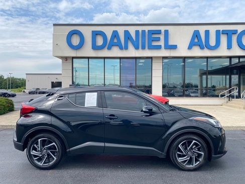 Used 2022 Toyota C-HR Limited FWD image 2