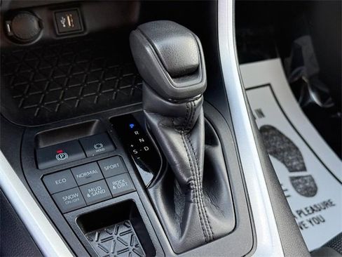 Used 2024 Toyota RAV4 LE image 24