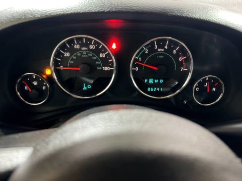 Used 2011 Jeep Wrangler Unlimited Sport AWD/4WD image 39