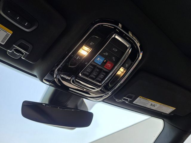 Used 2023 Jeep Grand Cherokee Overland AWD/4WD image 47
