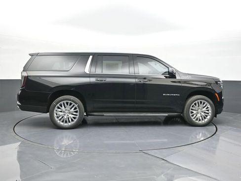 New 2026 Chevrolet Suburban High Country w/ Sun And Tow Package AWD/4WD image 18