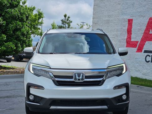 Used 2021 Honda Pilot Touring image 2