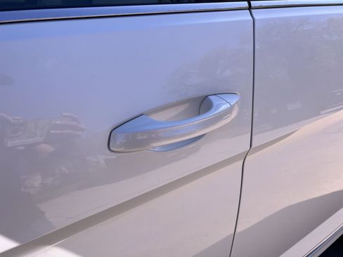 Used 2025 Volkswagen Atlas SEL Premium R-Line image 16