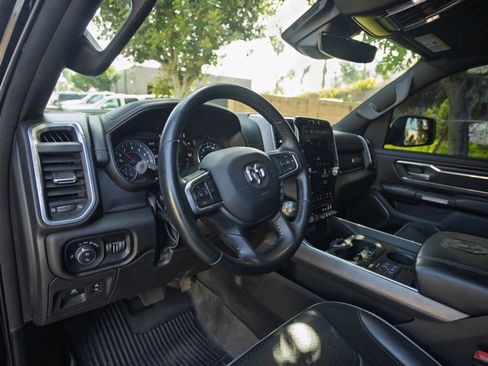 Used 2023 RAM 1500 Laramie AWD/4WD image 17