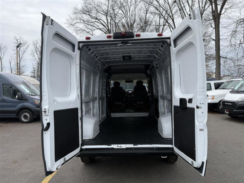 Used 2025 RAM ProMaster 2500 w/ Convenience Group FWD image 6