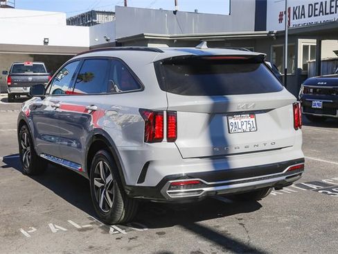 Certified 2022 Kia Sorento EX image 8