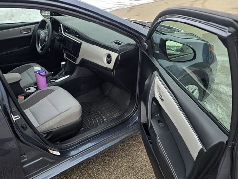 Used 2018 Toyota Corolla LE image 22