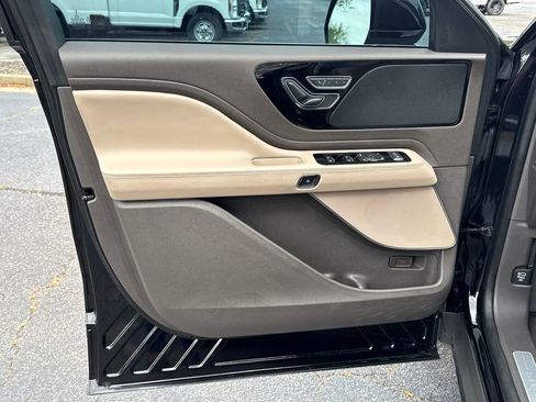 Certified 2023 Lincoln Aviator AWD w/ Premium Package image 22