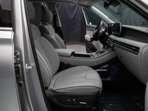 Used 2024 Hyundai Palisade SEL w/ Premium Package image 16