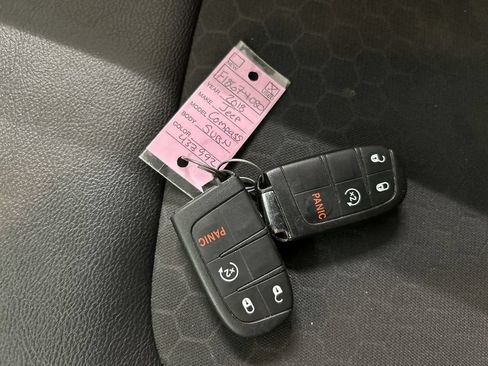 Used 2018 Jeep Compass Latitude w/ Popular Equipment Group AWD/4WD image 12