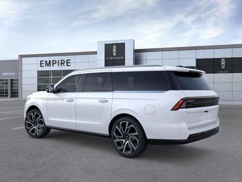 New 2026 Lincoln Navigator L Reserve AWD/4WD image 4
