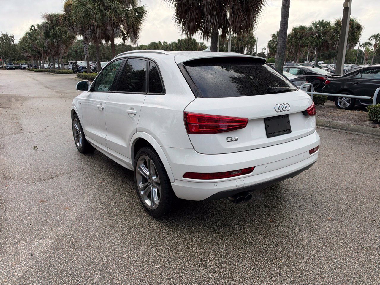 Used 2018 Audi Q3 2.0T Premium w/ Convenience Package FWD image 3