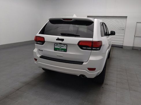 Used 2018 Jeep Grand Cherokee Altitude AWD/4WD image 7